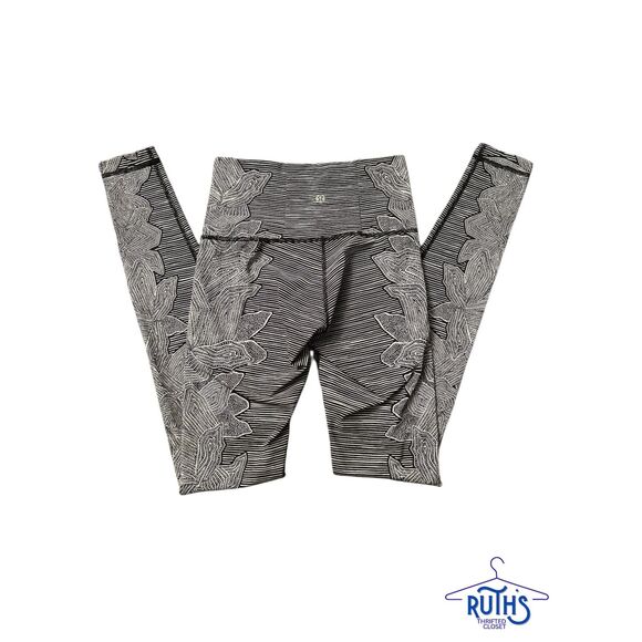 Lululemon Dottie Tribe Gray Floral Stripe Wunder Under Leggings - Picture 4 of 7